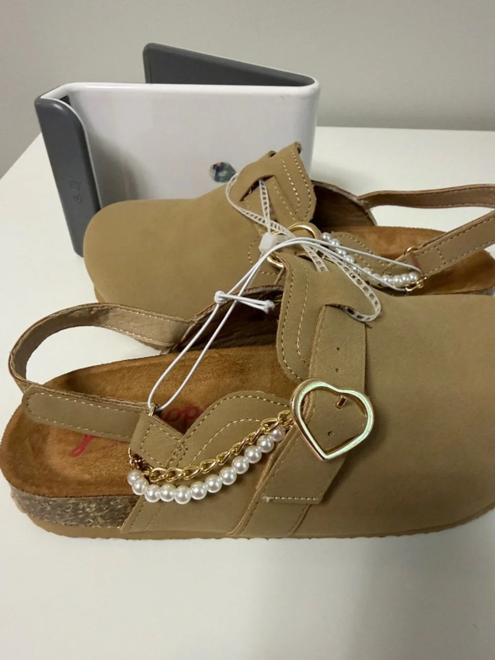 Jellypop Brinkley Girls Slingback Clogs‎ Tan Pearl Heart Chain Size 3M